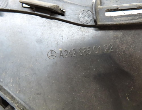 14-17 MERCEDES B ELECTRIC (W242) FRONT LOWER CENTER BUMPER AIR VENT GRILLE TRIM - Picture 10 of 11