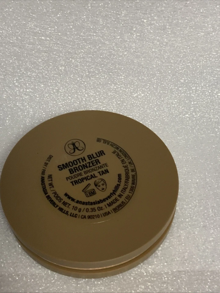Anastasia Beverly Hills Smooth Blur Bronzer | Tropical Tan - Image 4 of 4