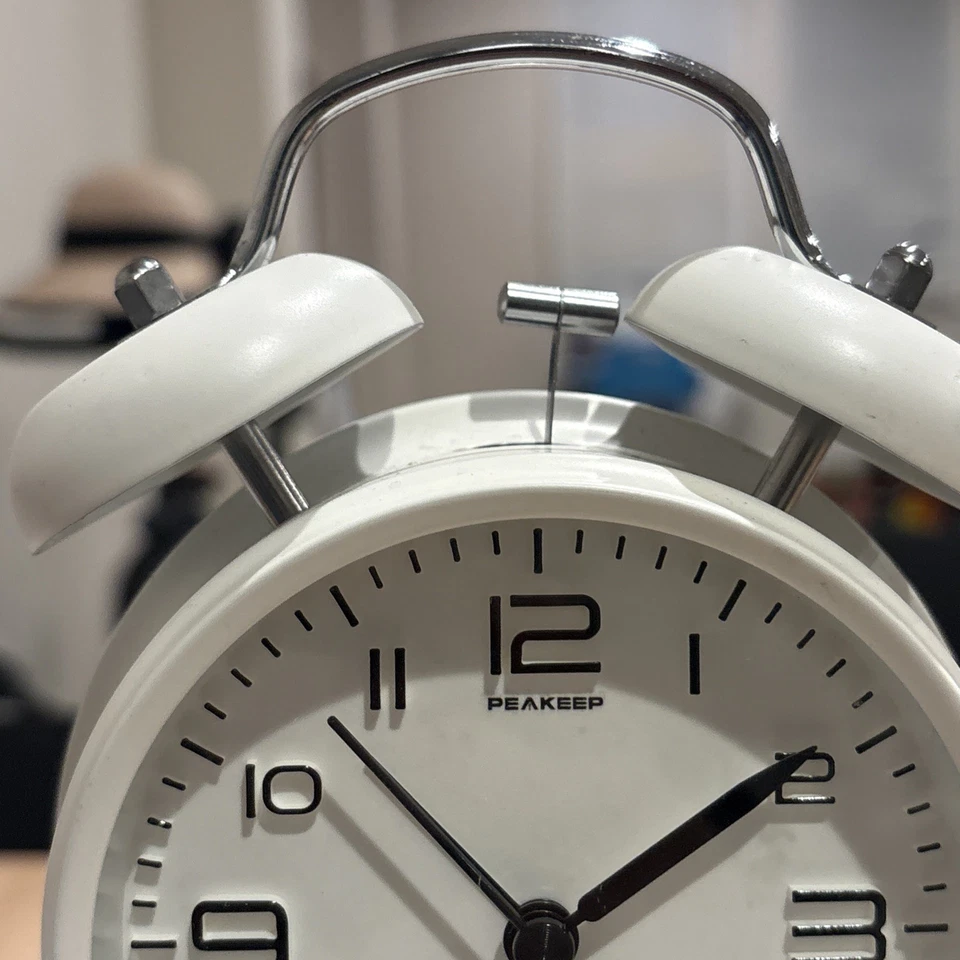 Peakeep Retro 4-inch Battery-Operated Twin Bell Loud Alarm Clock White - Image 2 of 3