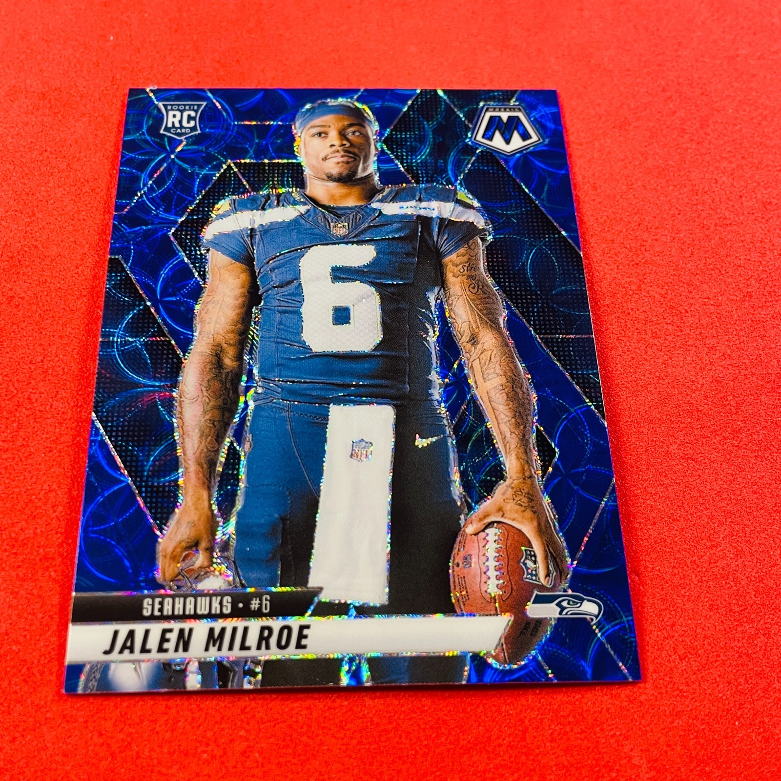 Jalen Milroe .. ROOKIE VAR BLUE SCOPE PRIZM .. Seahawks .. 2025 Mosaic Card 283