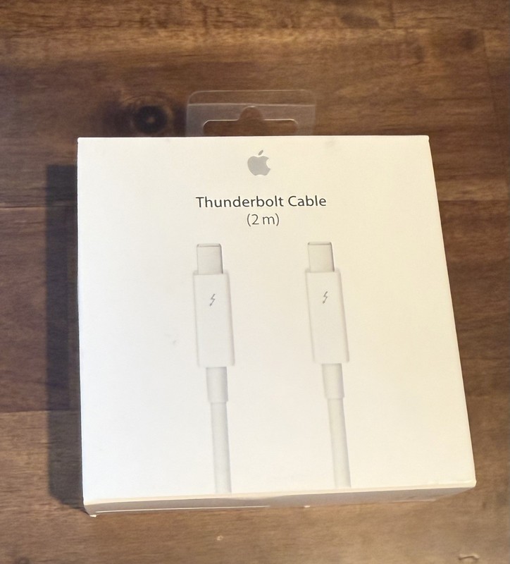 Genuine  Apple Thunderbolt 2 Cable (2.0 m) -  6.6'  MD861LL/A A1410 New Sealed