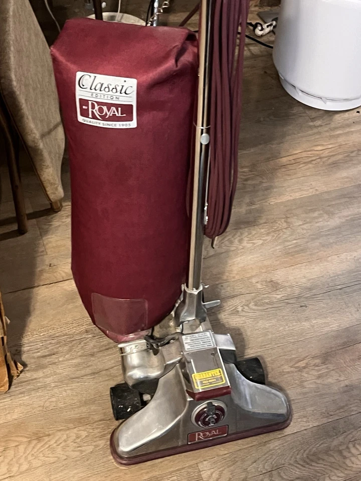 Aspiradora de calidad Royal 4000 Classic Edition vintage - roja. PROBADO funcionando. ¡Bonito! Foto 3 de 4