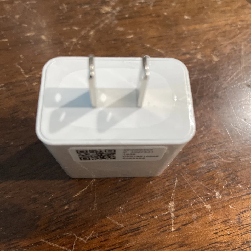 OEM Motorola SPN5945A TurboPower 10W Rapid Fast Wall Charger Adapter White - Image 4 of 4