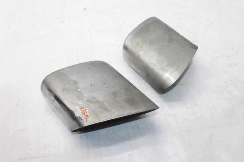 2005 MERCEDES SL500 R230 ROADSTER #235 ЗАДНИЙ ГЛУШИТЕЛЬ ВЫХЛОПНЫЕ НАКОНЕЧНИКИ СЛЕВА НАПРАВО - Изображение 2 из 4