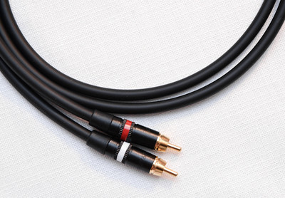 Rega Couple custom-made Interconnects with Neutrik RCA plugs - 2 ft pair
