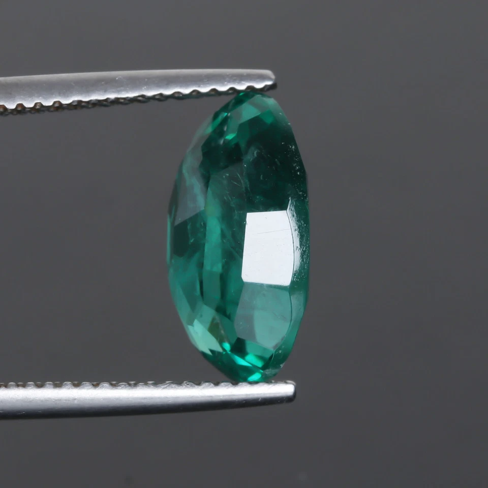 Zambian Certified Lab-grown Green Emerald 5.345 Ct. Oval Cut Loose Gemstone - Image 3 of 4