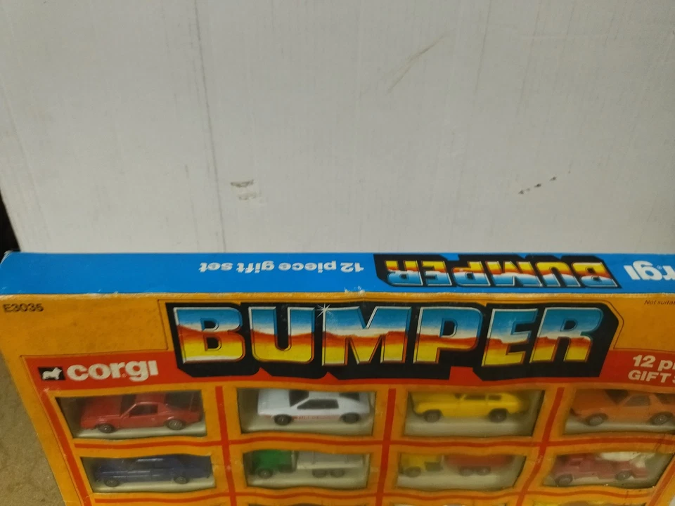 BUMPER 12 PIECE GIFT SET 1:64 CORGI VINTAGE - Imagen 2 de 4