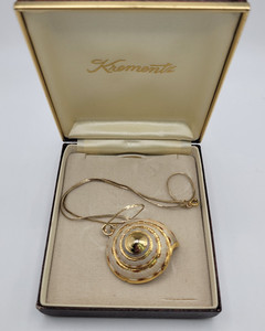 Authentic Krementz Chain Gold Plated Necklace 16" w/ Gold Dipped Shell Pendant