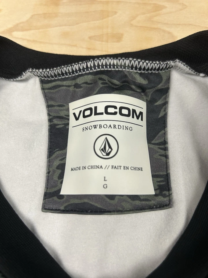 Volcom Snowboarding Camo BLK CAM TEK Thermal Set - Size L - Image 3 of 4