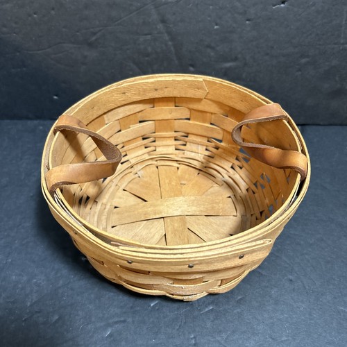 Vintage Round Longaberger Basket 6 3/4” Diameter 3.5” Height 1990 - Picture 2 of 12