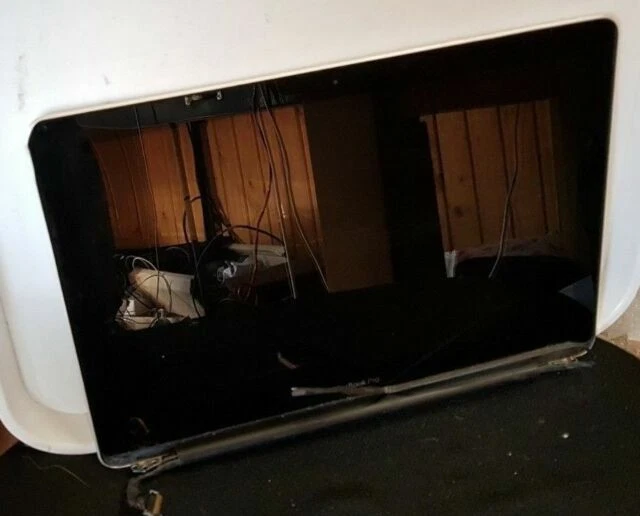 Laptop Replacement Screens & LCD Panels for MacBook Pro