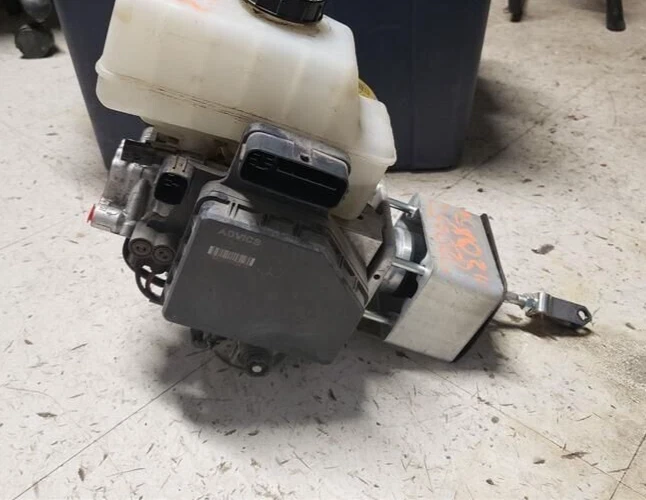 2014-2019 Infiniti QX80 Hydraulic Power Brake Booster Pump OEM - Image 4 of 4