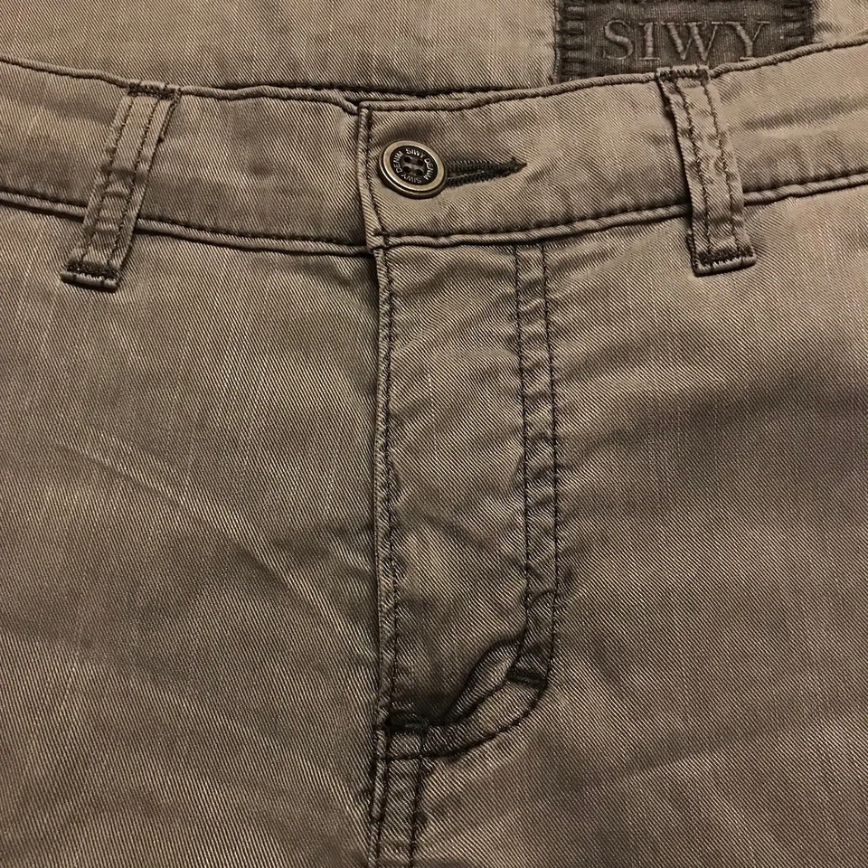 Pantalones chinos al tobillo SIWY Fiona gris lavado súper natural talla 27 Foto 3 de 4