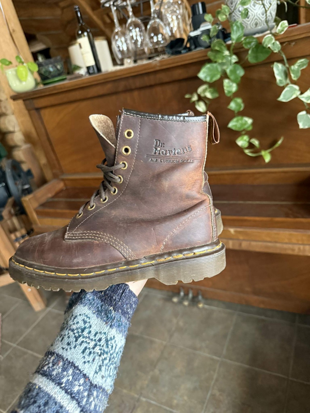 Vintage 1460 Leather Doc Martens Womens Size 6 Brown Boots MADE IN ENGLAND  thumbnail 2
