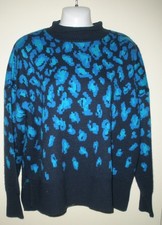 527 IMAN Sweater L black Bright Blue Cheetah Turtleneck