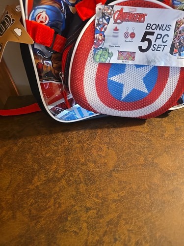 New Avengers Marvel Kids' 5pc 16-inch Backpack Set with Lunch Bag - Picture 3 of 5