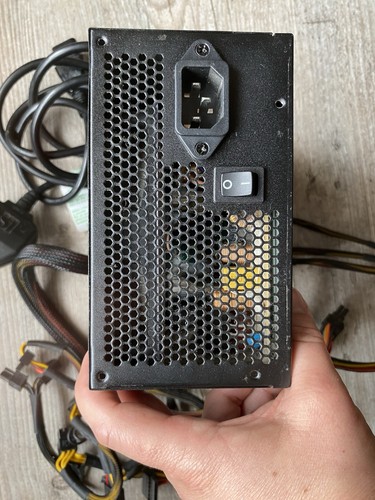 Oryginalny zasilacz komputerowy Corsair 550 W ATX VS550 75-001836 - Zdjęcie 3 z 4