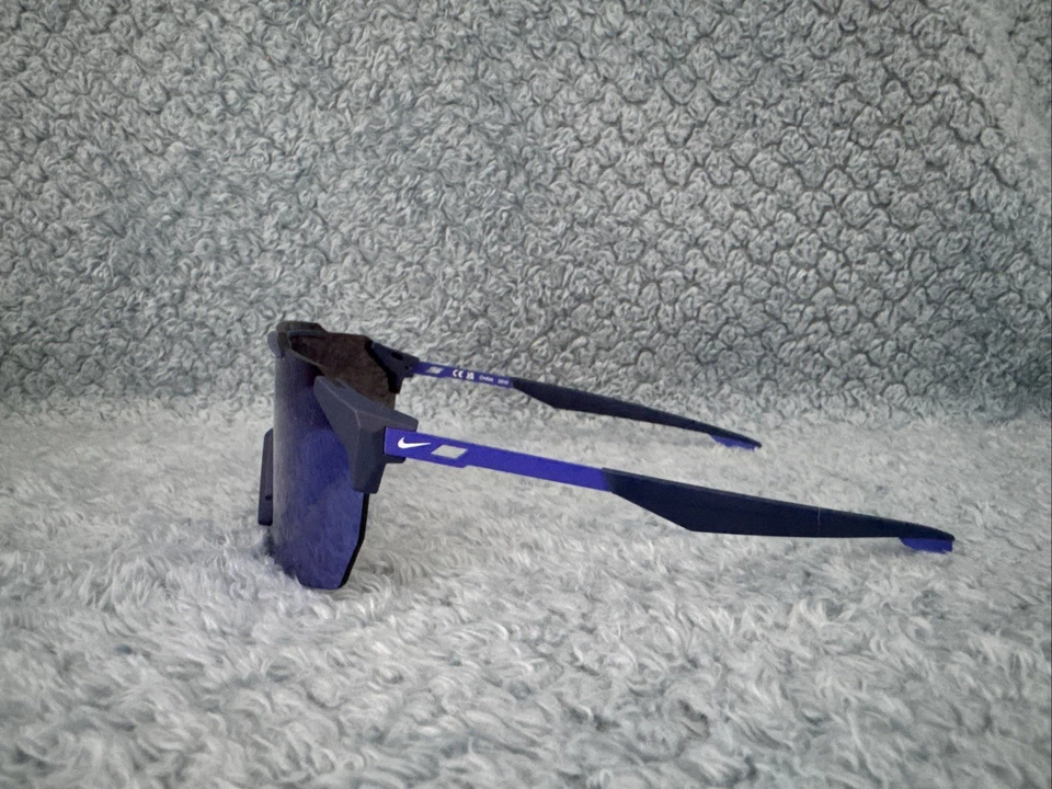 Óculos de sol Nike azul espelho escudo masculino Nike Limitless Shield IB3521X 492 61 - Imagem 2 de 4