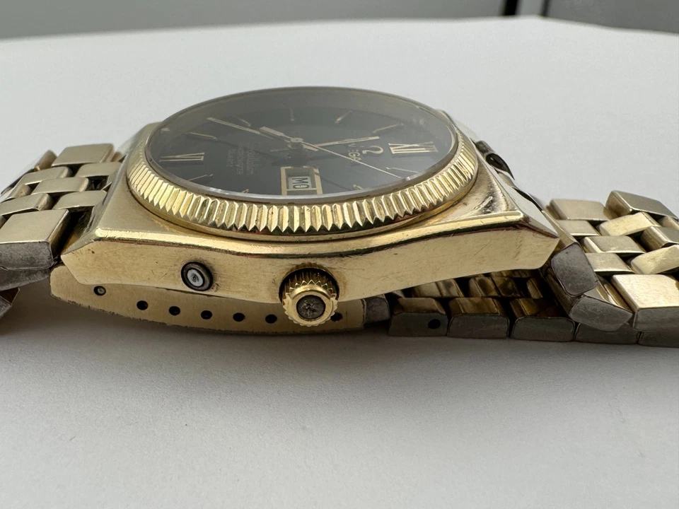 Mostrador preto OMEGA 198.0118 Constellation quartzo folheado a ouro 10K calibre Ω 1346 - 34mm - Imagem 3 de 4