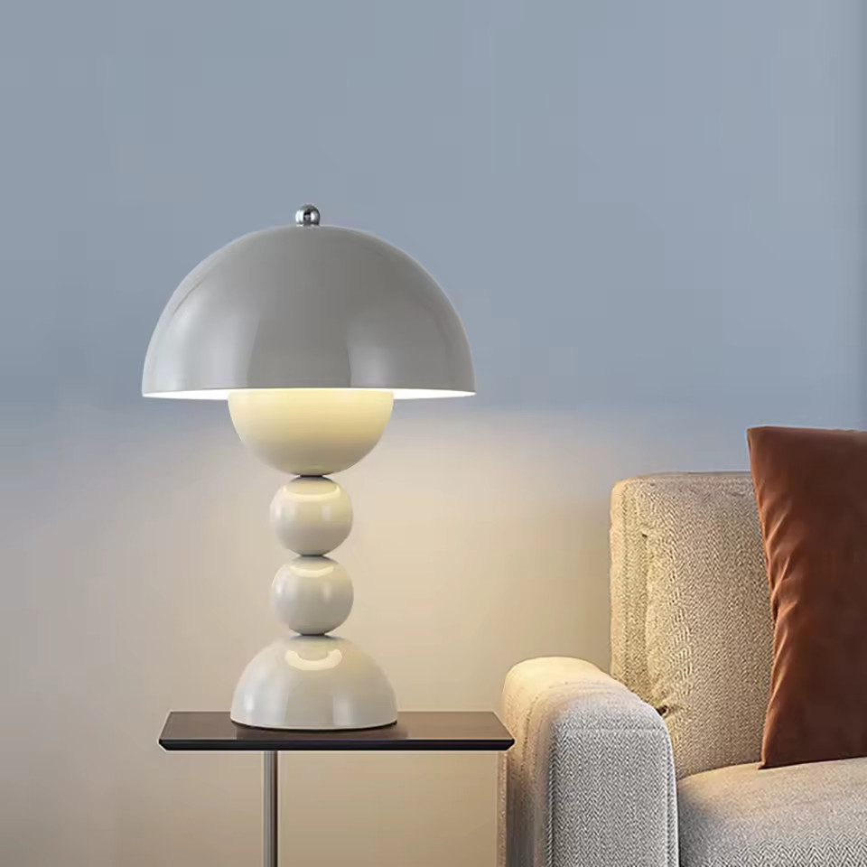 Lampe LED sans fil USB-C contre la fatigue visuelle sur table de chevet