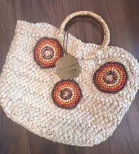 Sun ‘N’ Sand Woven Straw Handbag with Wooden Handles & Beaded Detail – Boho