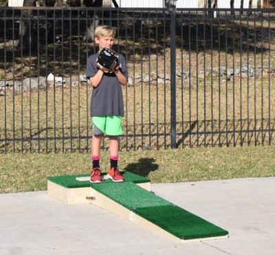 Portable Pitching Mound - 6'' Travel Mound for 12U