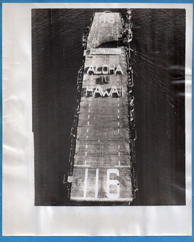 1950 Carrier CVE-116 Badoeng Strait on NROTC Training Cruise Original Radiophoto - Afbeelding 1 van 2