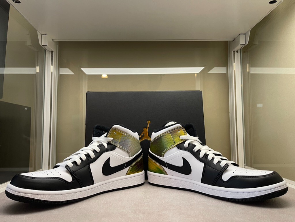 jordan 1 mid heat reactive foot locker