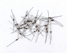 Lot of (40) Allen-Bradley RCR05G822JS Carbon Composition Resistors 0.125W 5%