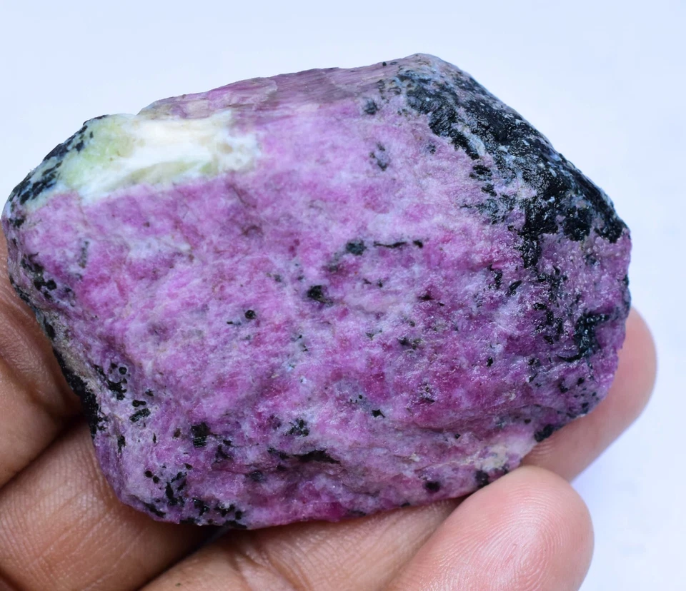 Rubí africano 100 % natural en zoisita 267,30 quilates muestra faceta áspera certificado AGL Foto 2 de 4