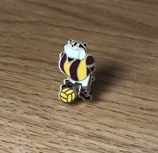 Claret & Gold Stripes Bulldog Footballer Pin Badge - Bradford City