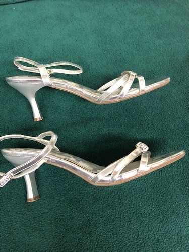 Holiday/Prom shoes, sz.5.5M, Ladies' Sizzle Coloriffics Silver Sparkly Heels - Picture 2 of 4