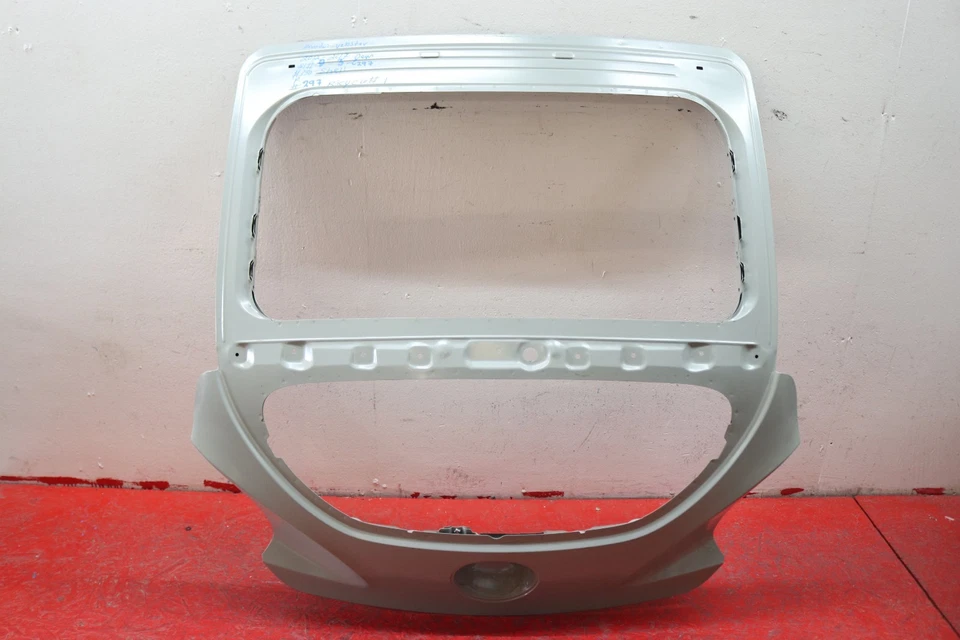 2012 2017 HYUNDAI VELOSTER REAR LIFTGATE SHELL OEM - Image 3 of 4