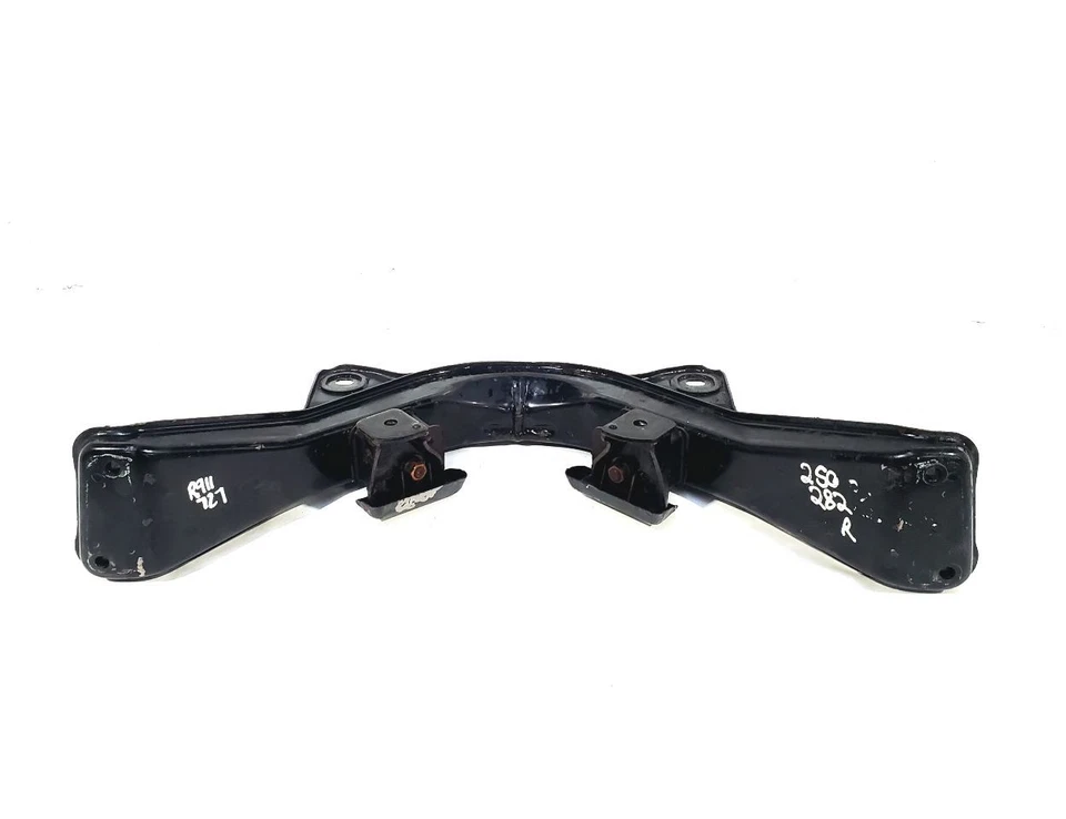 Cuadro trasero Crossmember usado se adapta a: Chrysler Conquest 1987 suspensión trasera delantera Foto 4 de 4