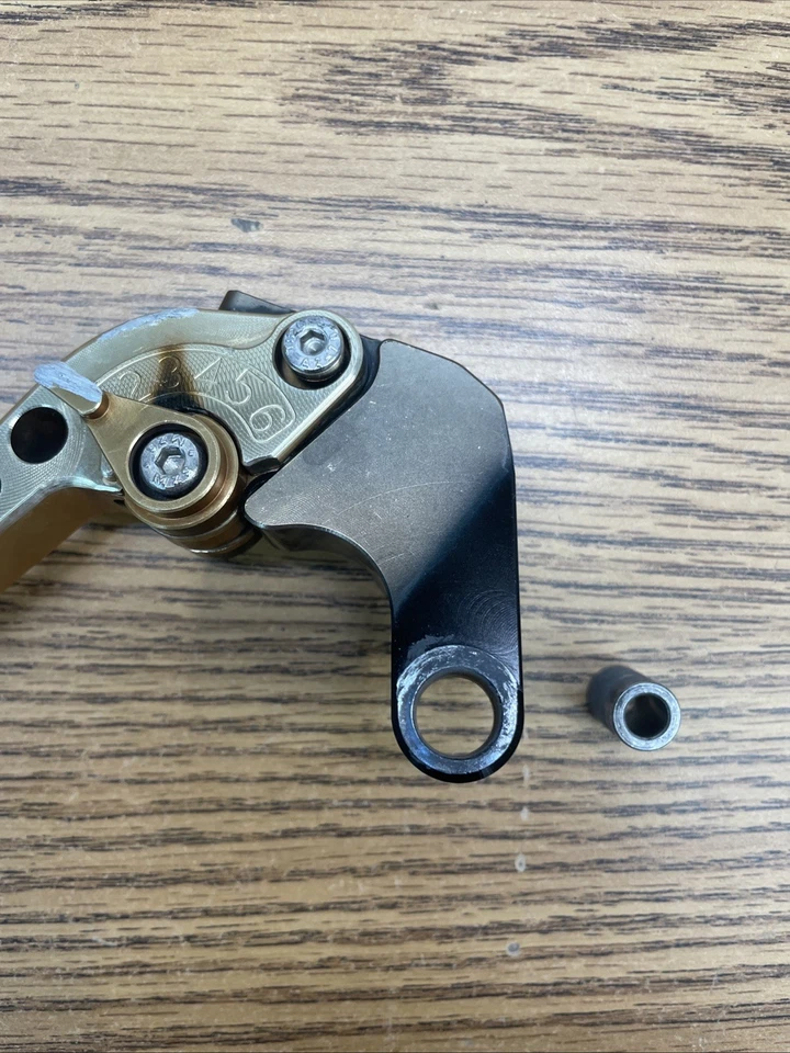 PIEZA PALANCA EMBRAGUE SUZUKI GSX-R750 2006 A 2014 MZS # 57621-41G00 Foto 2 de 4