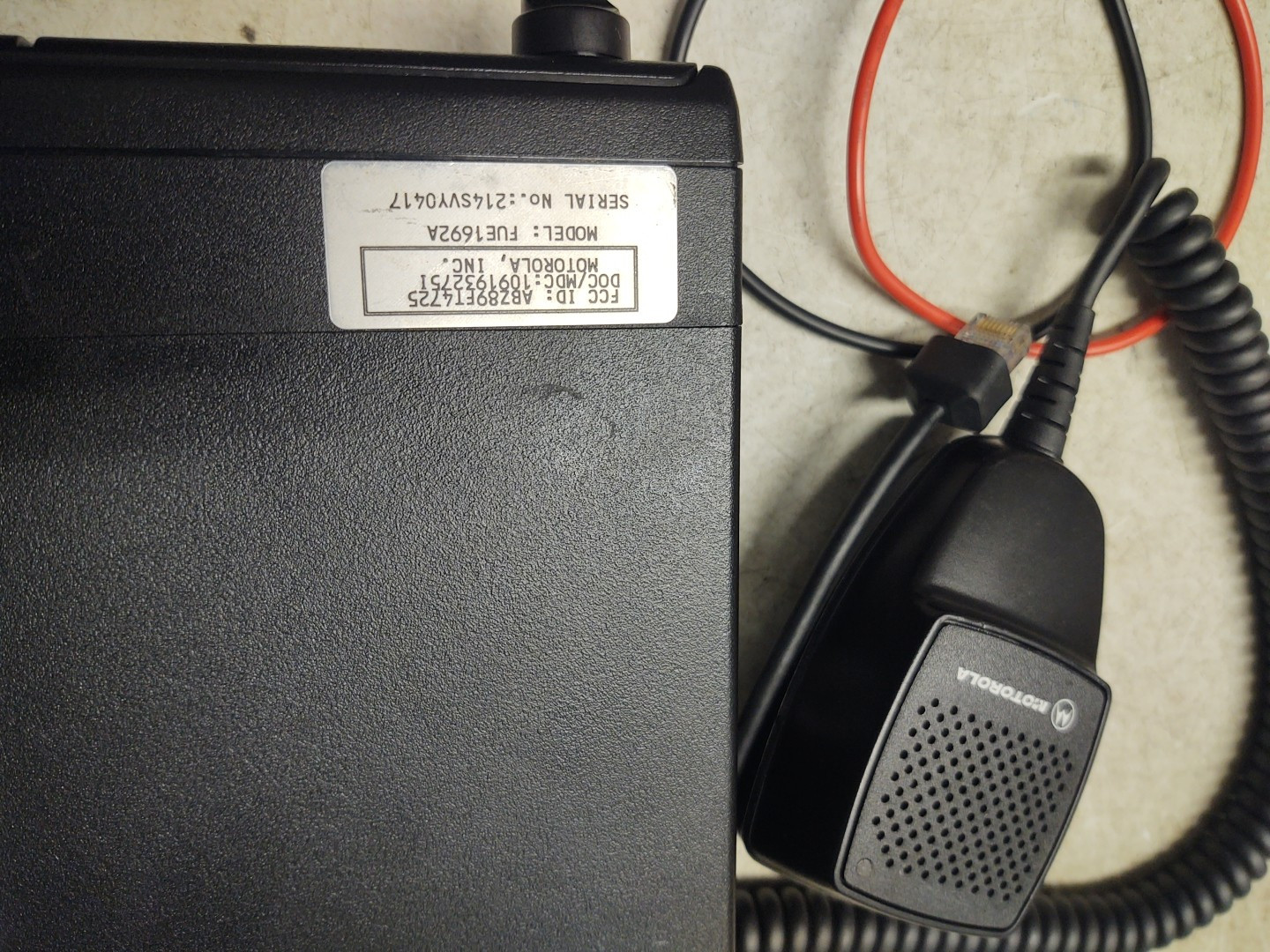 Motorola Maxtrac UHF 2way mobile radio with mic