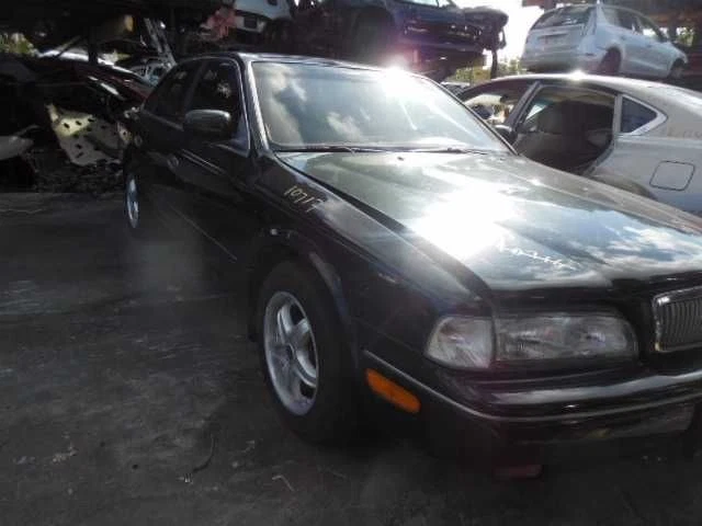 Cuarto de luz trasera de pasajero montado en panel para 94-96 INFINITI Q45 538216 Foto 3 de 4