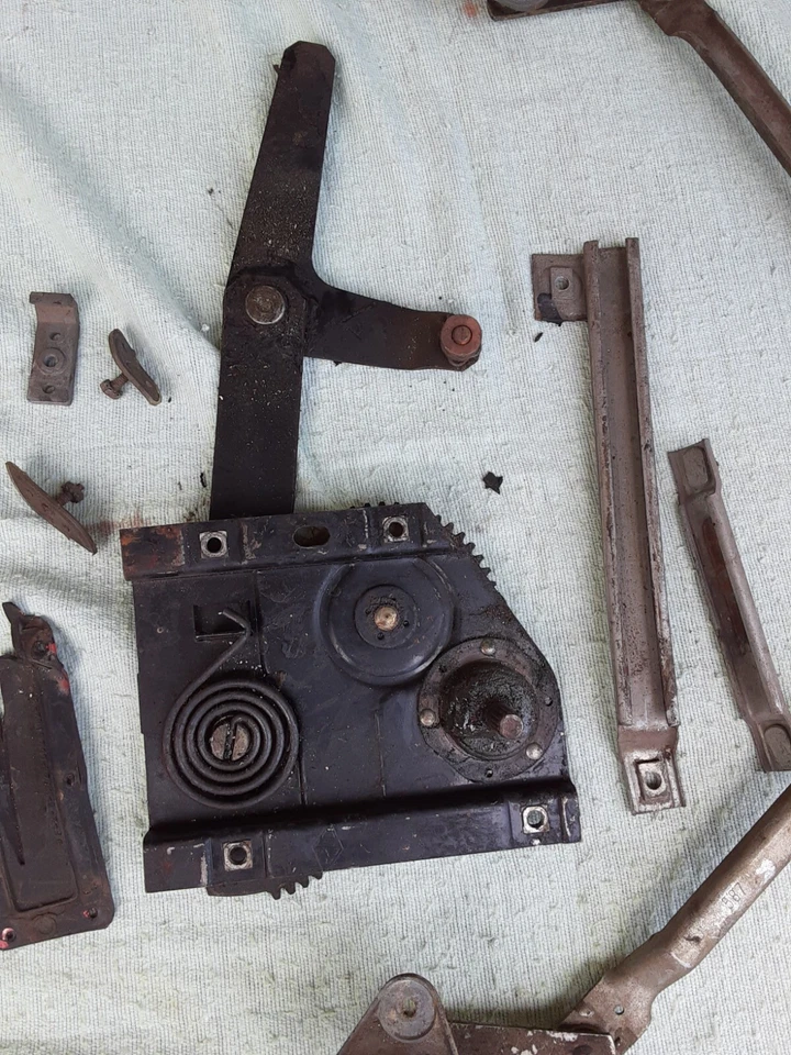 Mercury Cougar XR7 1967 puerta izquierda y derecha herrajes y accesorios para ventanas Foto 3 de 4