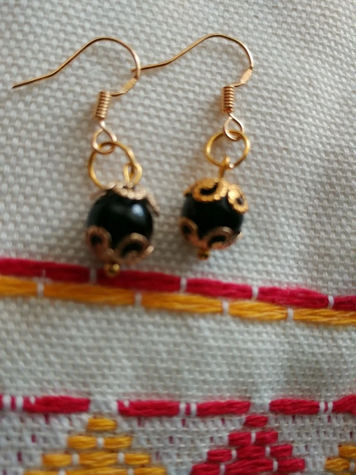 #SU COCCU # ORECCHINI N ARG DORATO CON ONICE NERA TRADIZIONE SARDA PORTAFORTUNA - Immagine 2 di 2