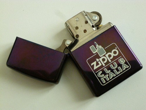 ACCENDINO ZIPPO - ANNUALE 2004 - C 04 - ZIPPO CLUB ITALIA - VIOLA - NUOVO - Foto 2 di 7