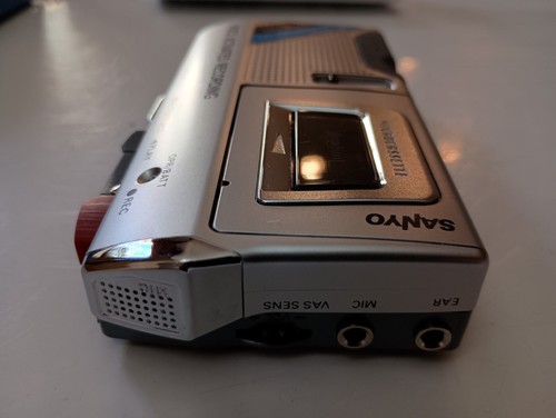 Sanyo TRC-590M Handheld Voice Activated Microcassette Recorder Silver Grey EUC - Picture 7 of 24