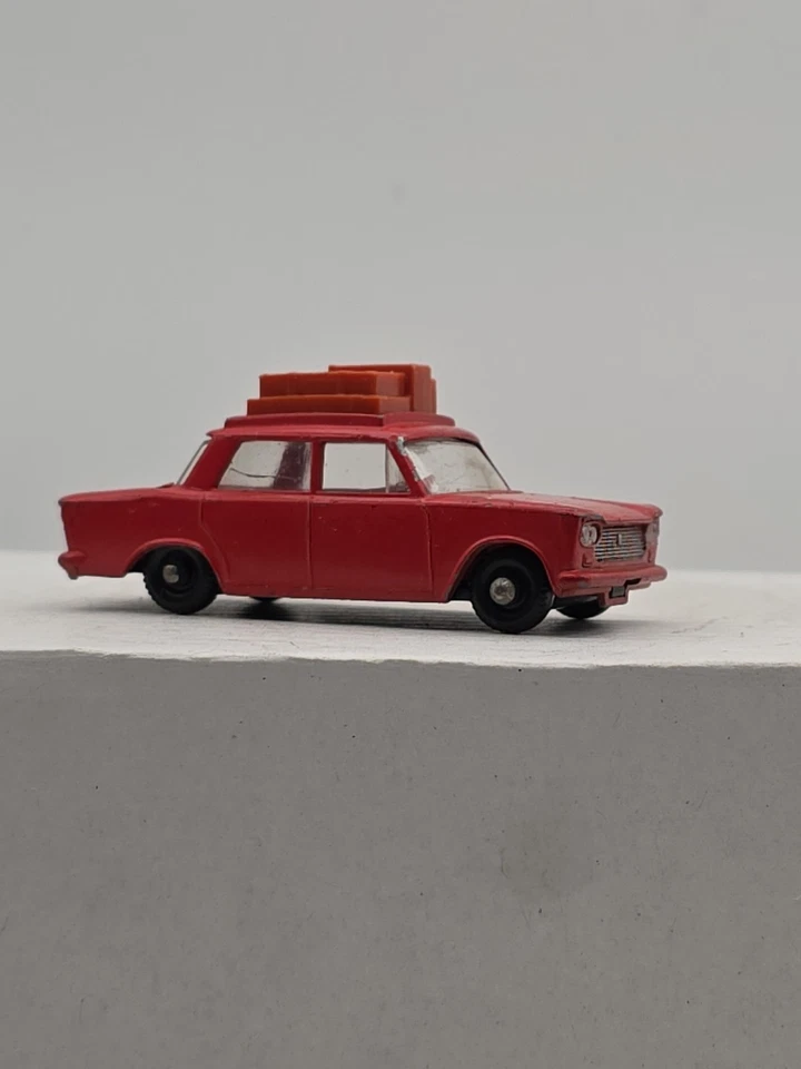 Vintage Lesney Matchbox Diecast Red Fiat 1500 w/ Luggage #56 - Image 4 of 4