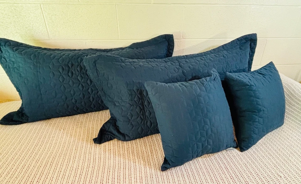 Blythease Poliéster Terciopelo King Shams & Almohadas Azul Teal Diamante 4 piezas Foto 4 de 4