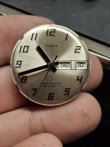 Timex Viscount 1976 Silver Tone Mens Vintage 1970s Automatic Self Winding Watch