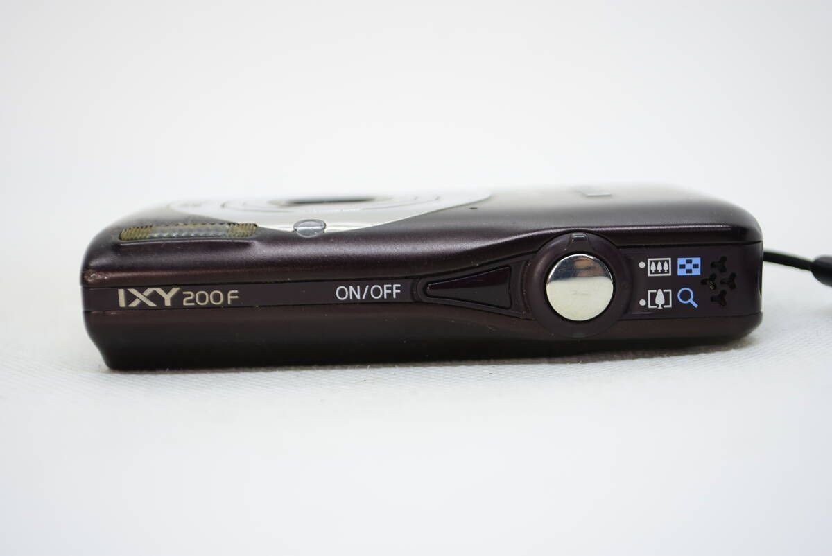 CANON IXY 200F Comapct Digital Camera 12.1MP Silver w