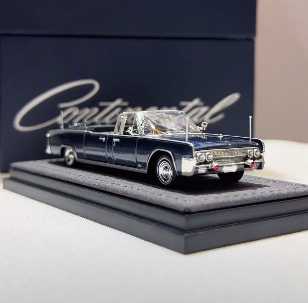 1/64 リンカーン・コンチネンタル X100 1960 GOC 1:64 HEC Blue Continental X100 Luxury Limousine Model Diecast