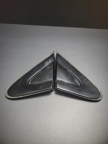 For 2015-17 Chrysler 200 R/H L/H CORNER TRIM BLACK