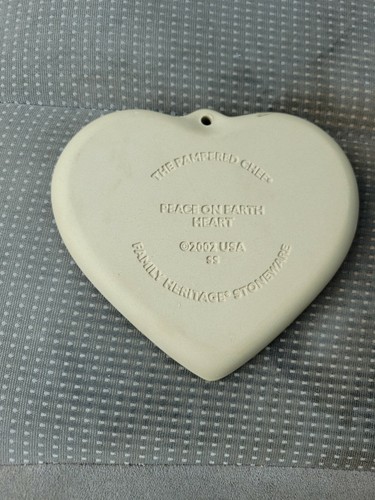 Pampered Chef Mint PEACE ON EARTH HEART STONEWARE - Picture 2 of 3
