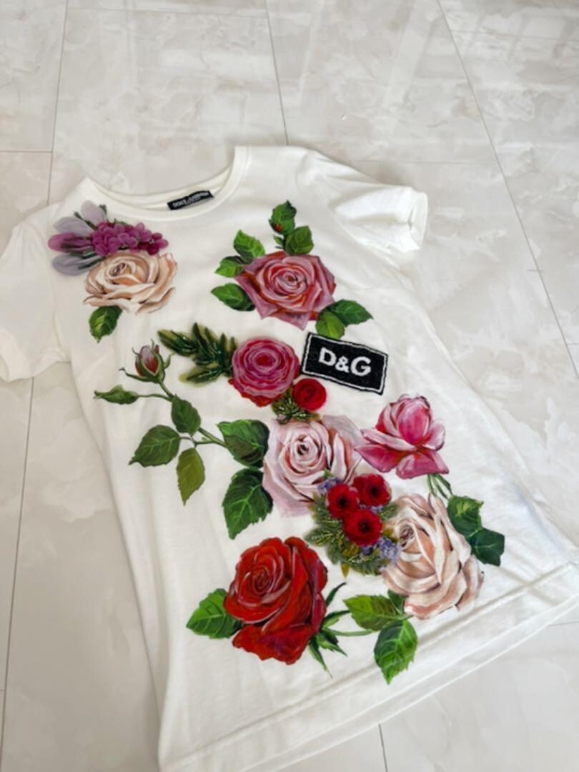 DOLCE & GABBANA D&G Floral Embroidery Bijou Sequin T-shirt DOLCE & GABBANA D&G Floral Embroidery Bijou Sequin T-shirt