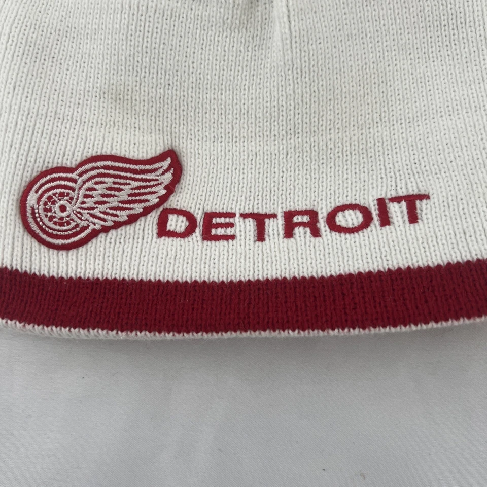 CCM Detroit Red Wings NHL Reversible Hat Beanie Red White Youth/Women NEW - Image 4 of 4
